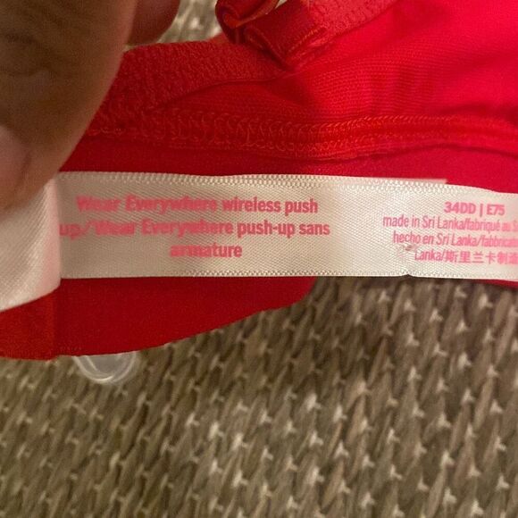 Victoria’s Secret wear everywhere wireless push-up size 34DD  - Picture 6 of 7